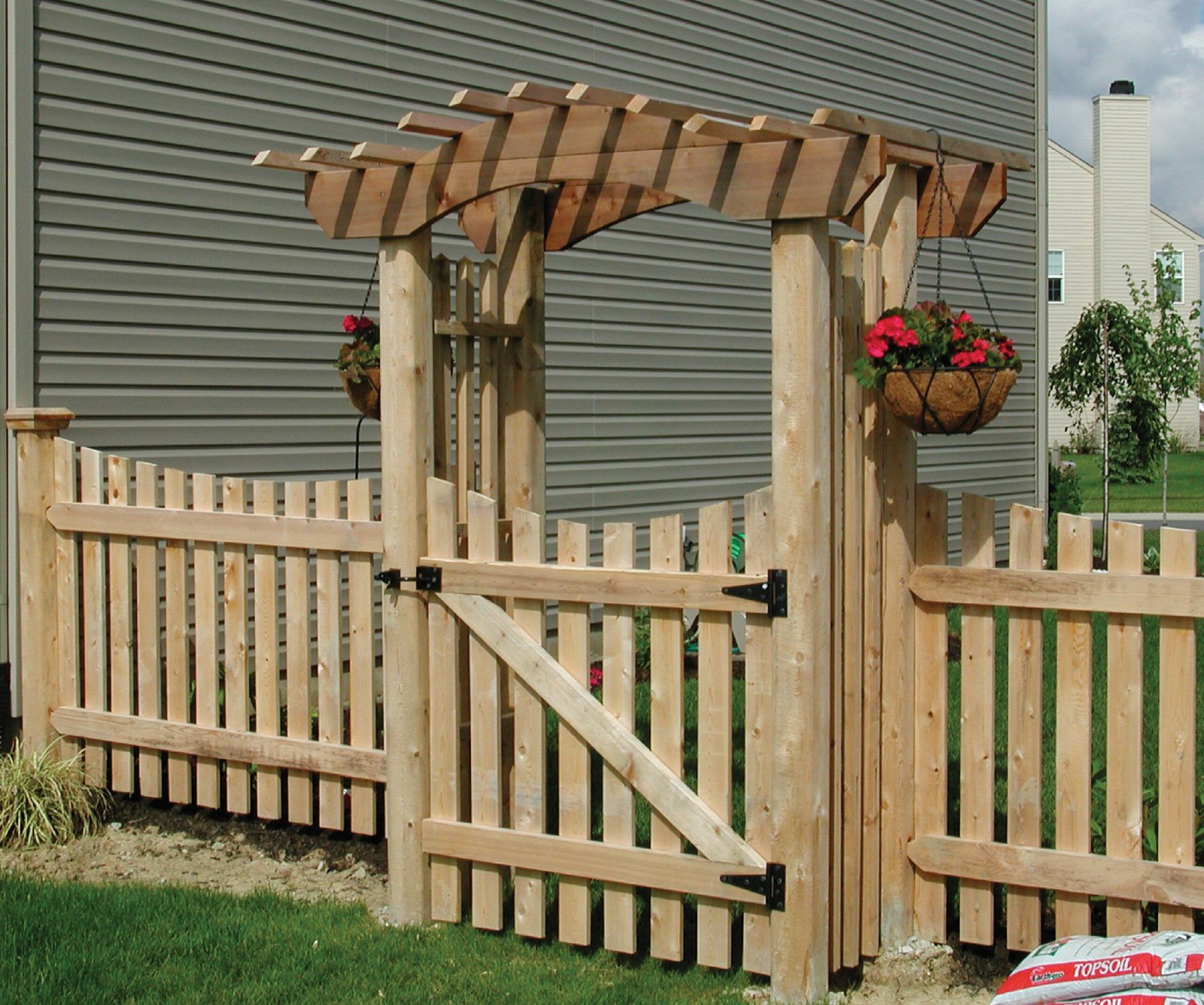 Cedar Arbor - 4 Post - Cresent_ Cedar Picket - Cut Scallop