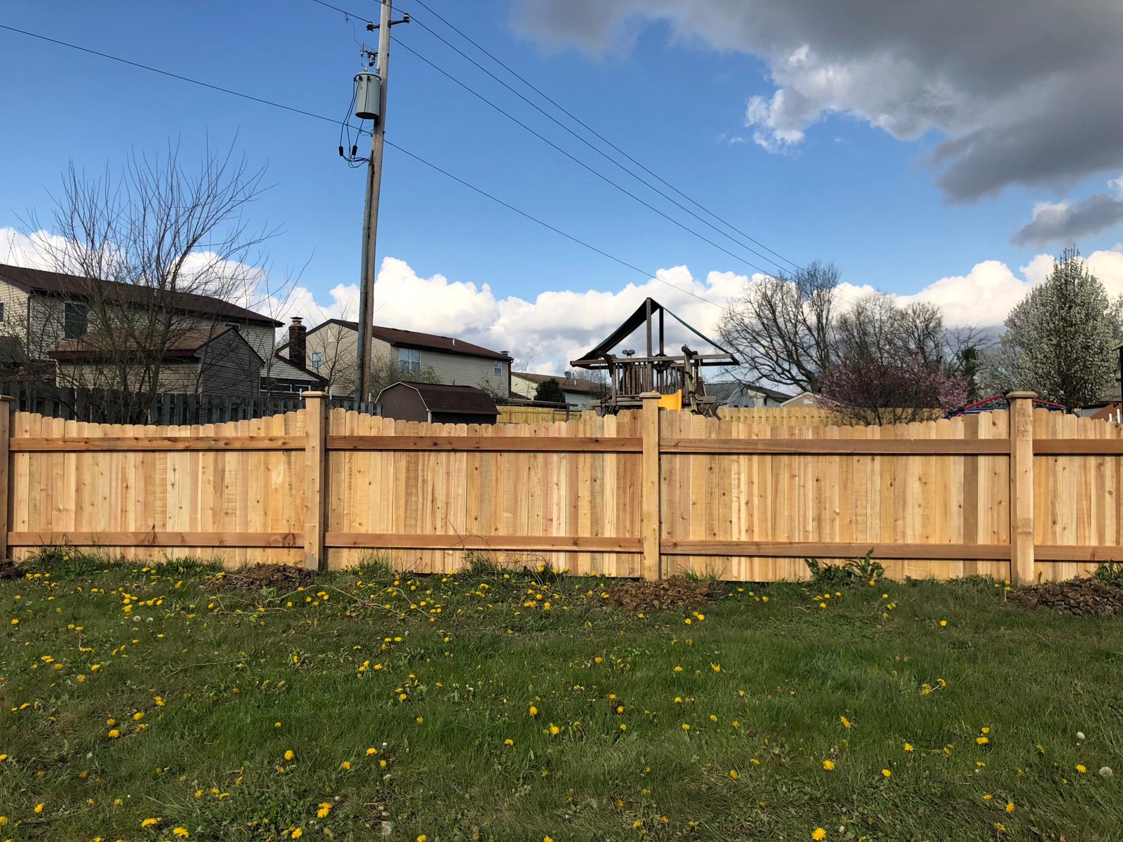 Wood - DE Scallop - Privacy
