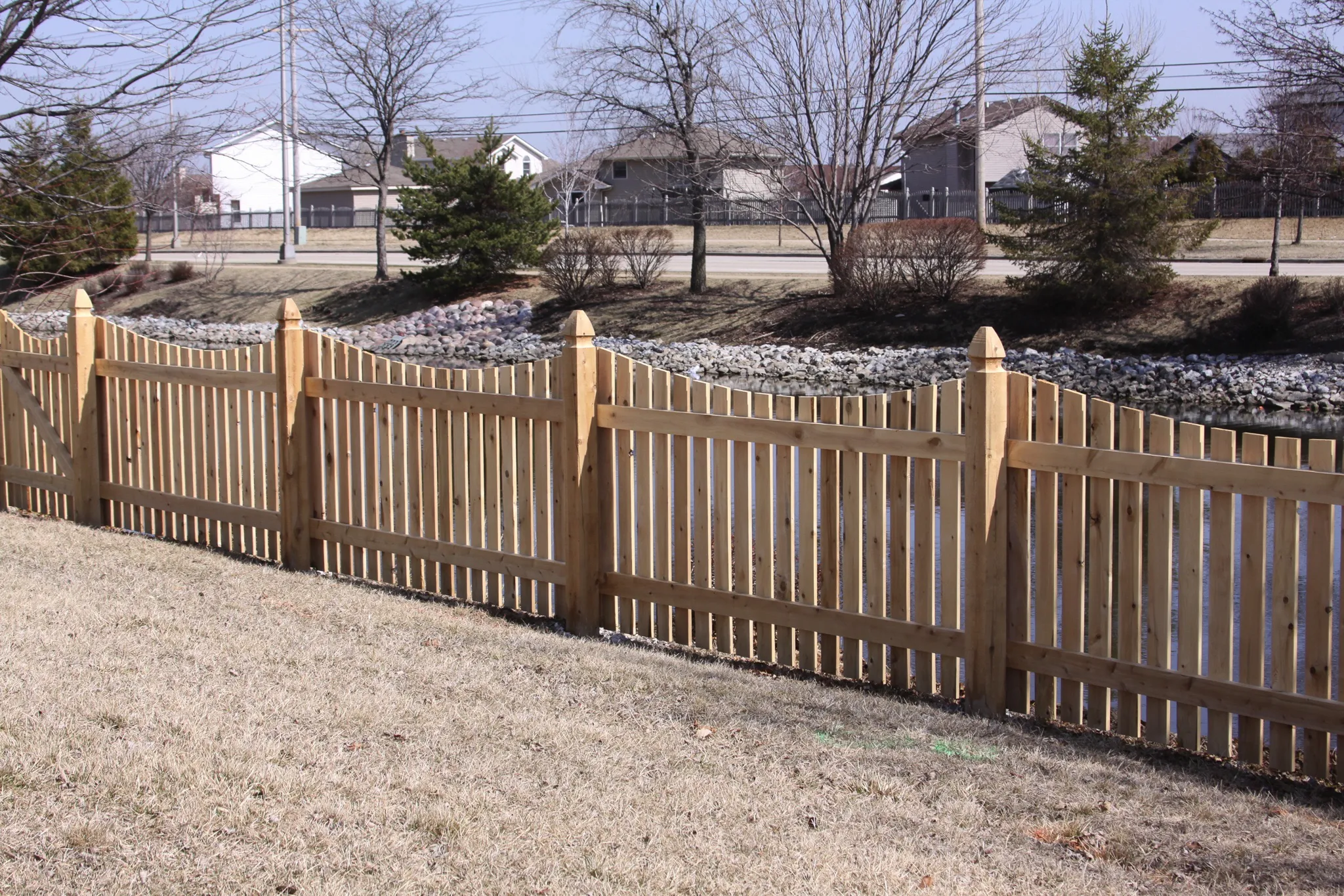 4_-Picket-Cut Scallop-Cedar-110