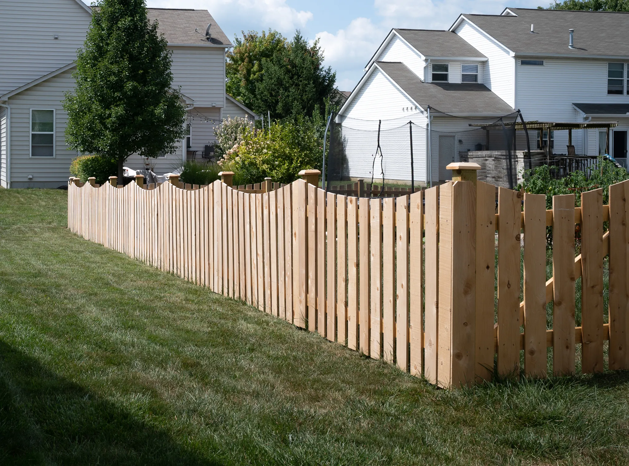 4_-Picket-Cut Scallop-Cedar-217