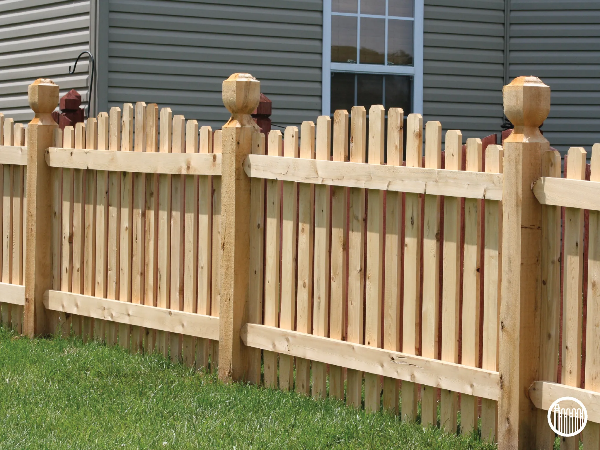 4_-Picket-DE Arch-Cedar-116