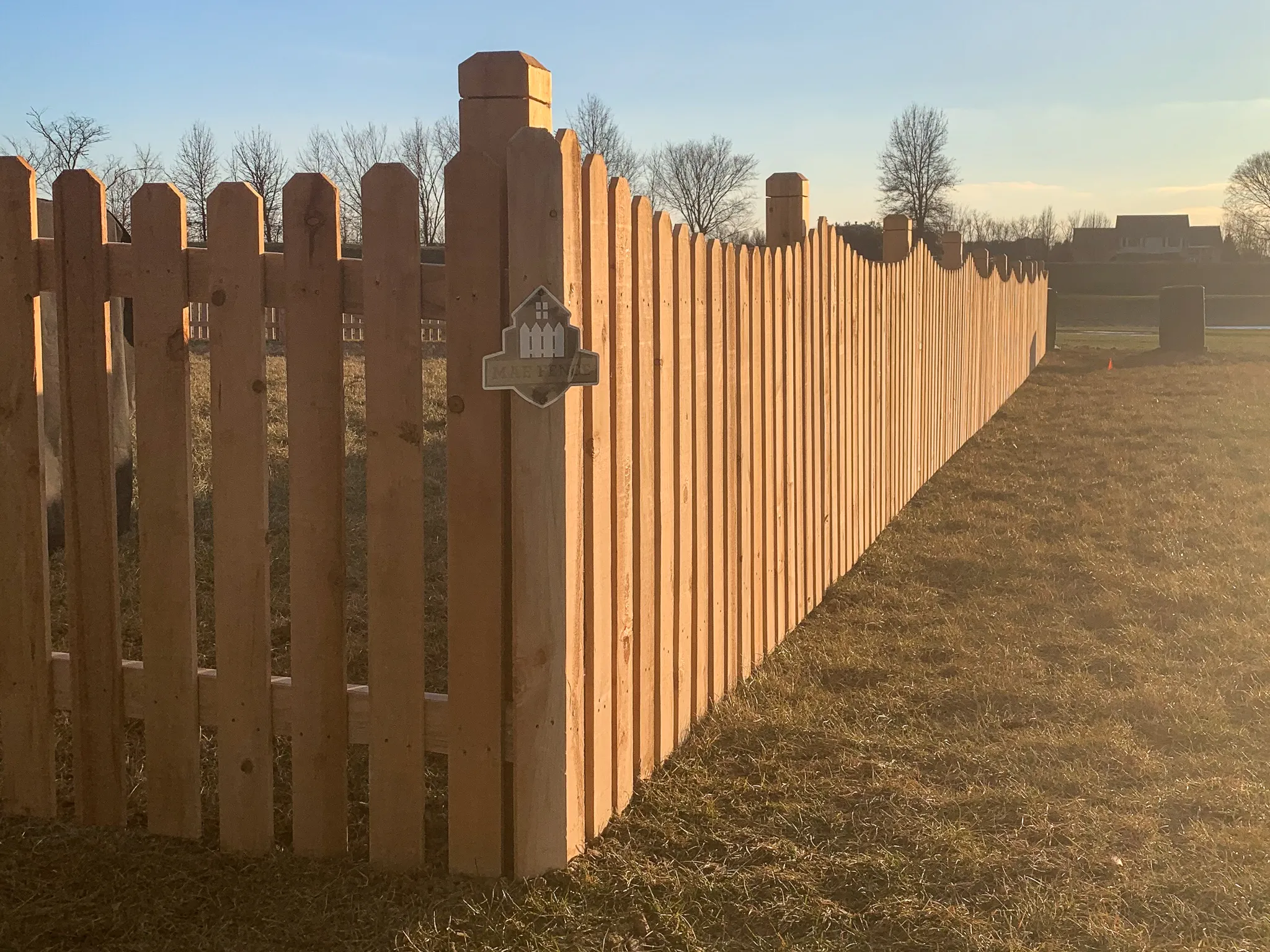 4_-Picket-DE Scallop-Cedar-193