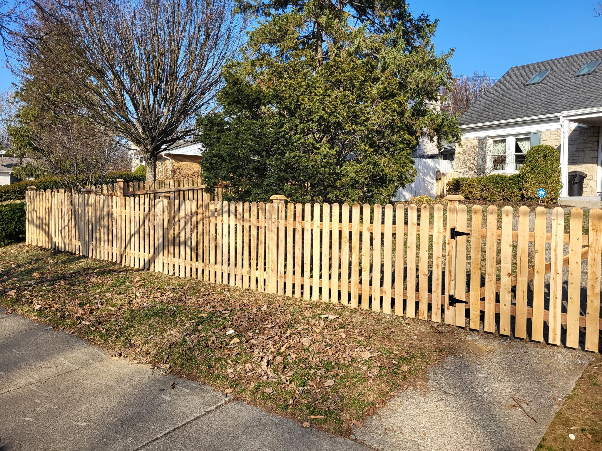 4_-Picket-DE Straight-Cedar-258