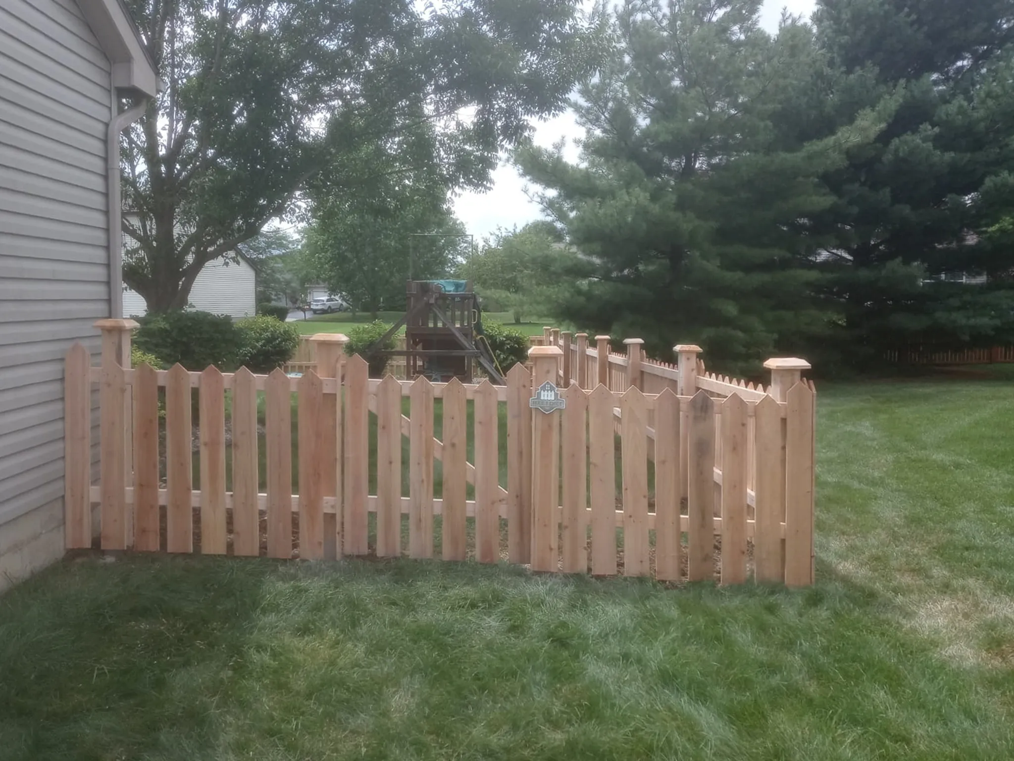 4_-Picket-Diamond New England-Cedar-206