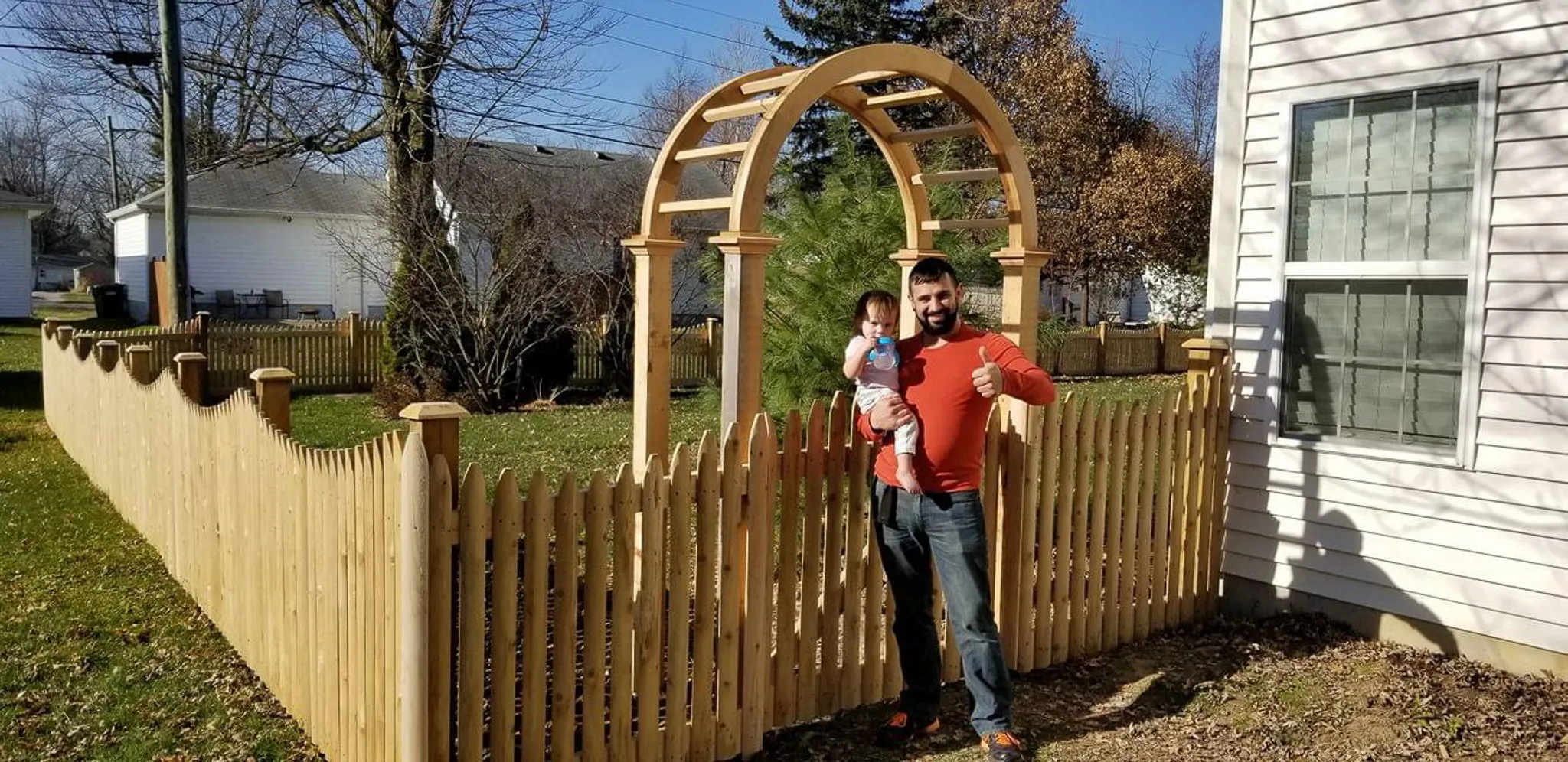 4_-Picket-Stockade Scallop-Cedar-230