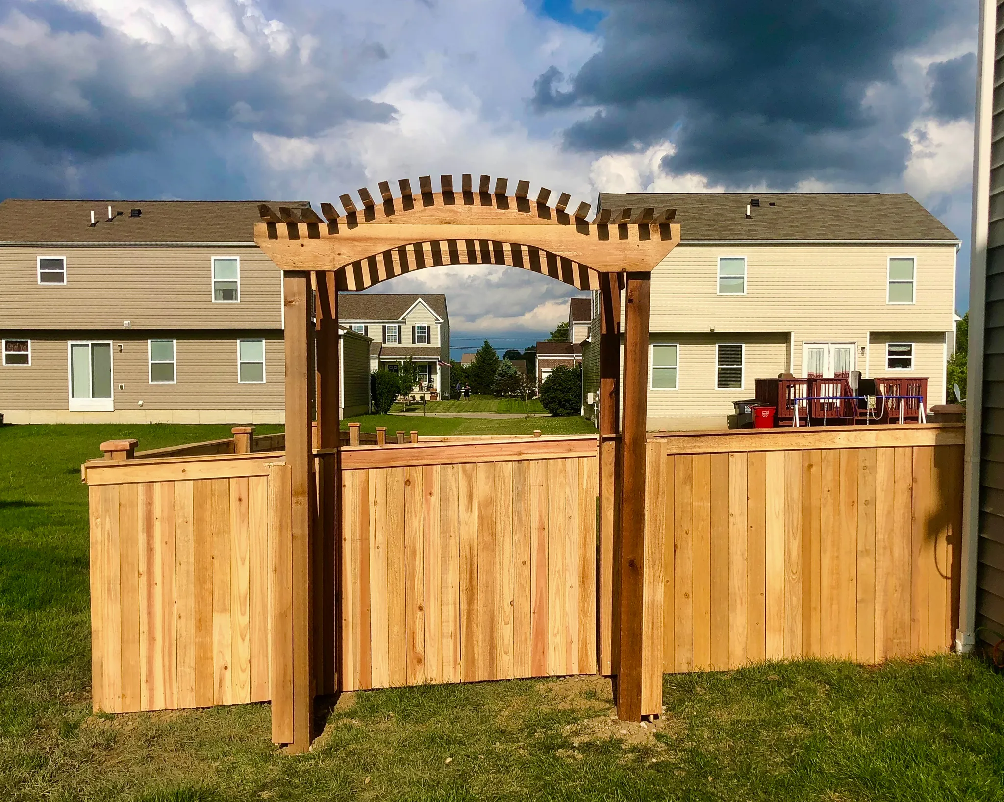 4_-Privacy-Traditional-Cedar-152