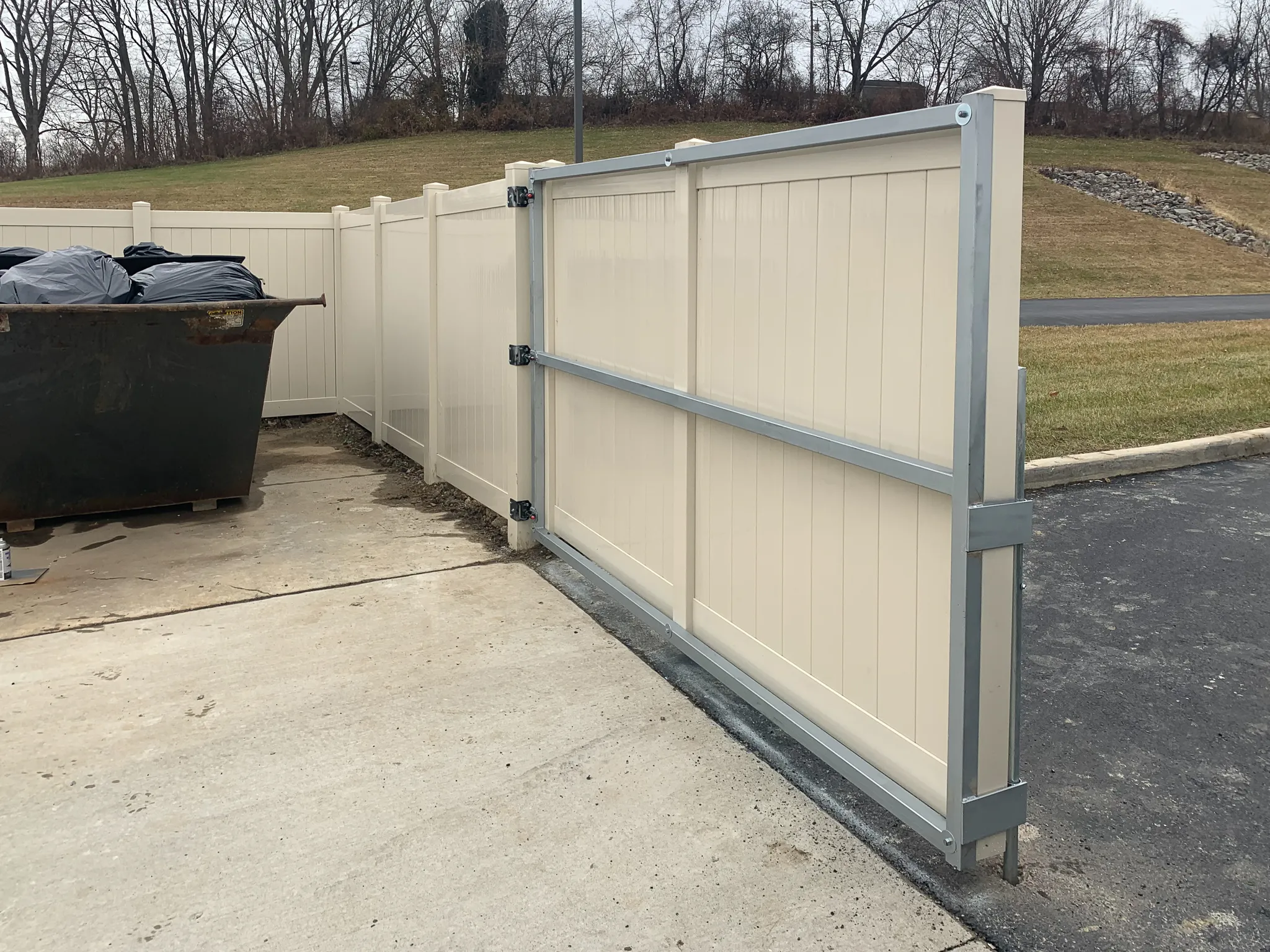 6_ Custom Gate-Privacy-Traditional-Vinyl-138