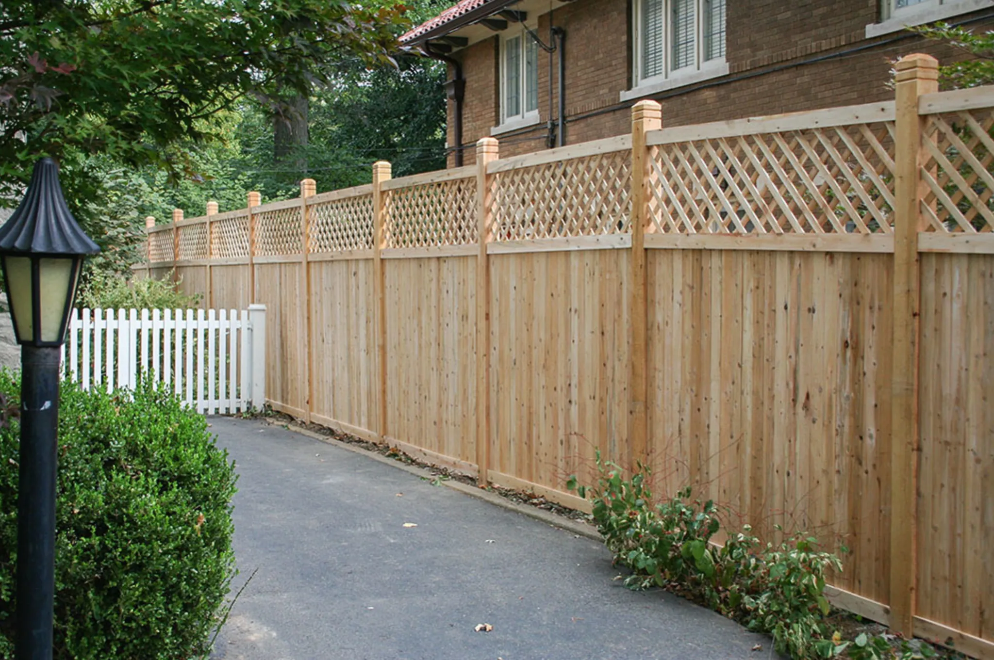 6_-Privacy-Cross Lattice-Cedar-247