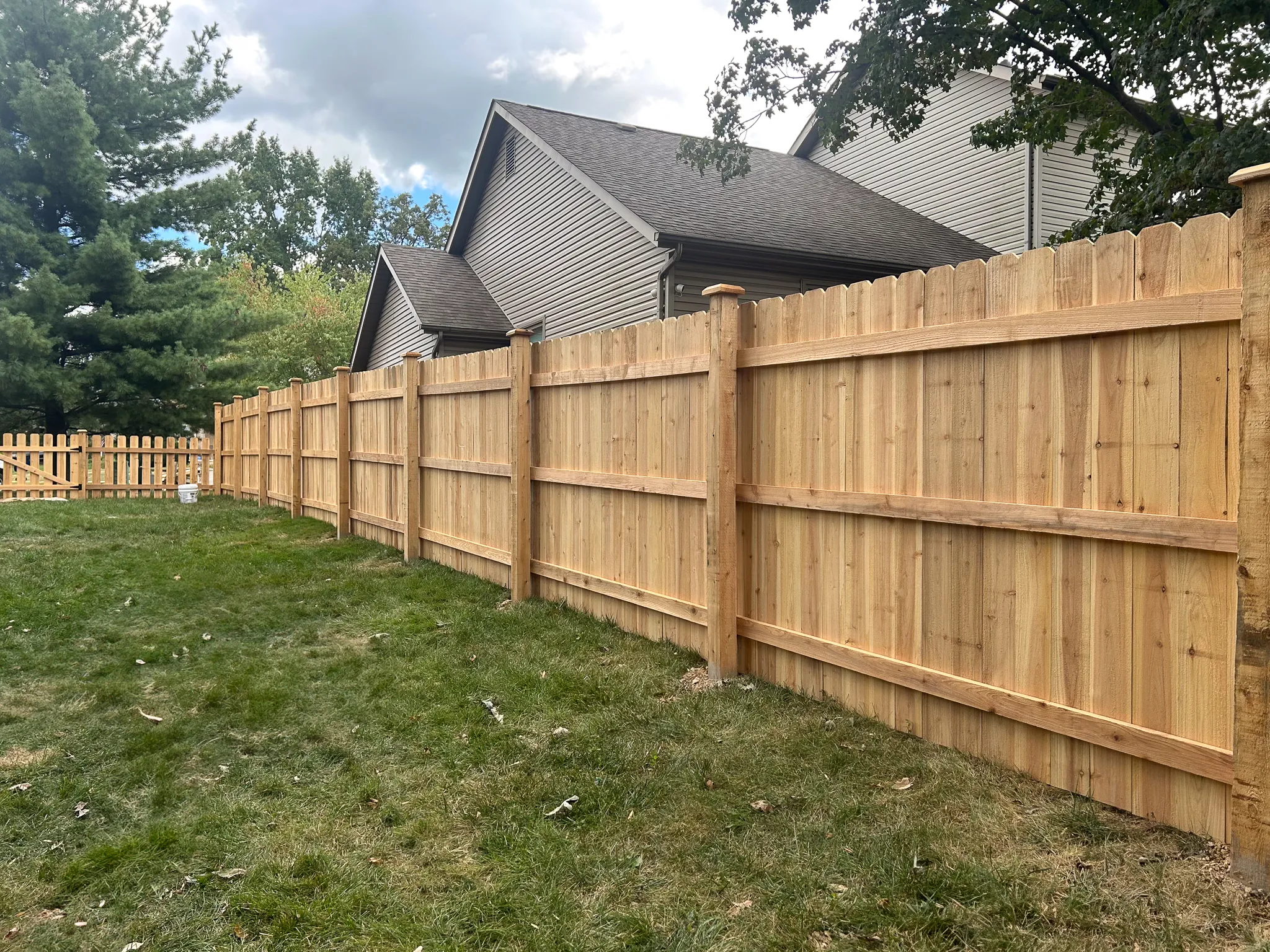 6_-Privacy-DE Straight-Cedar-280