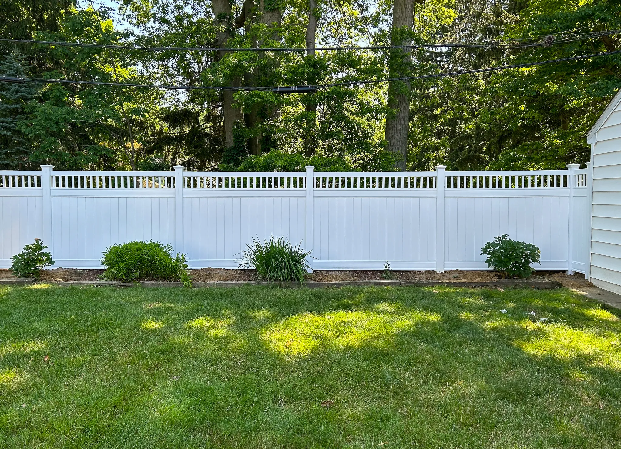 6_-Privacy-Hampton-Vinyl-190