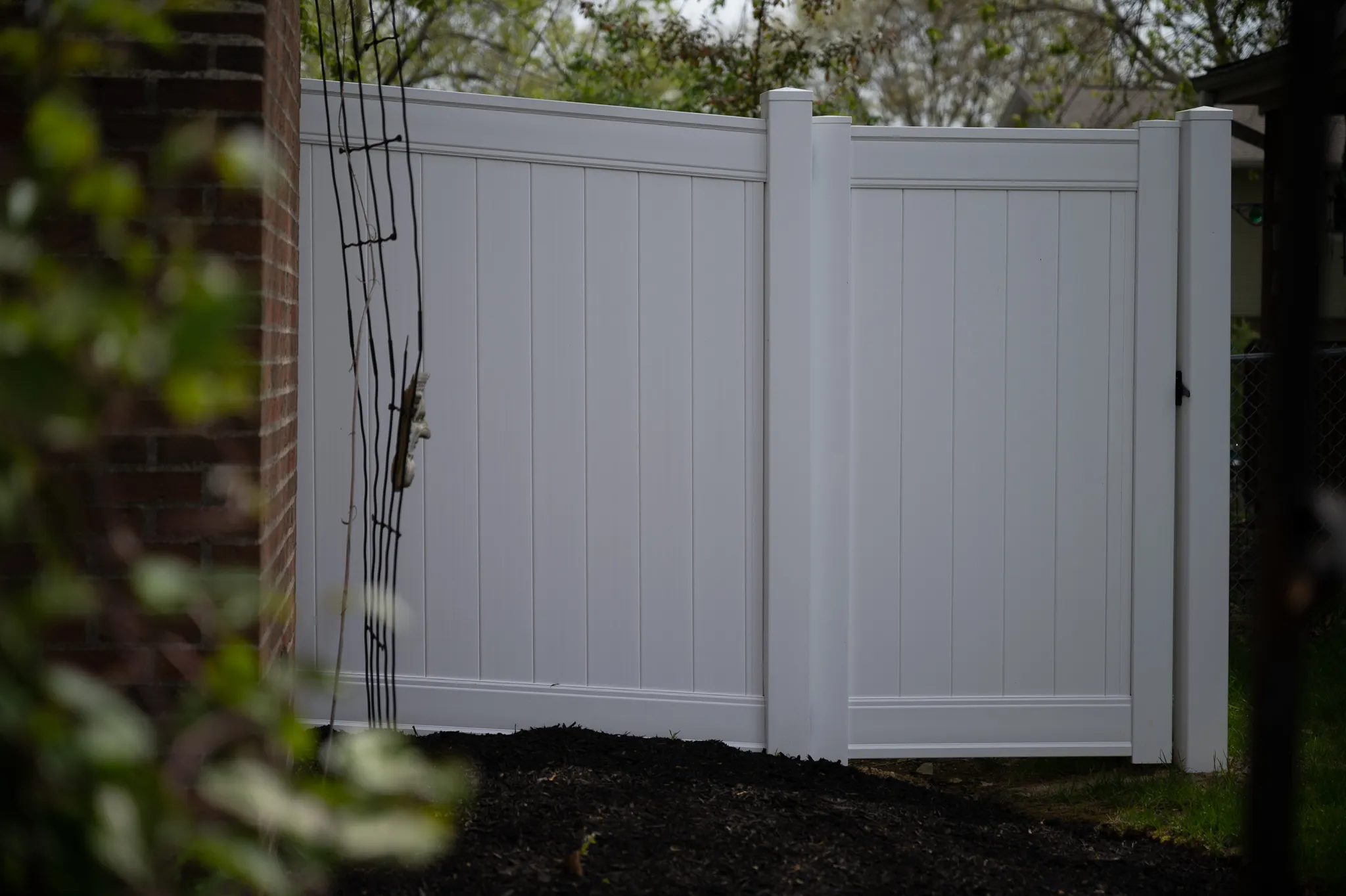 6_-Privacy-Traditional-Vinyl-170
