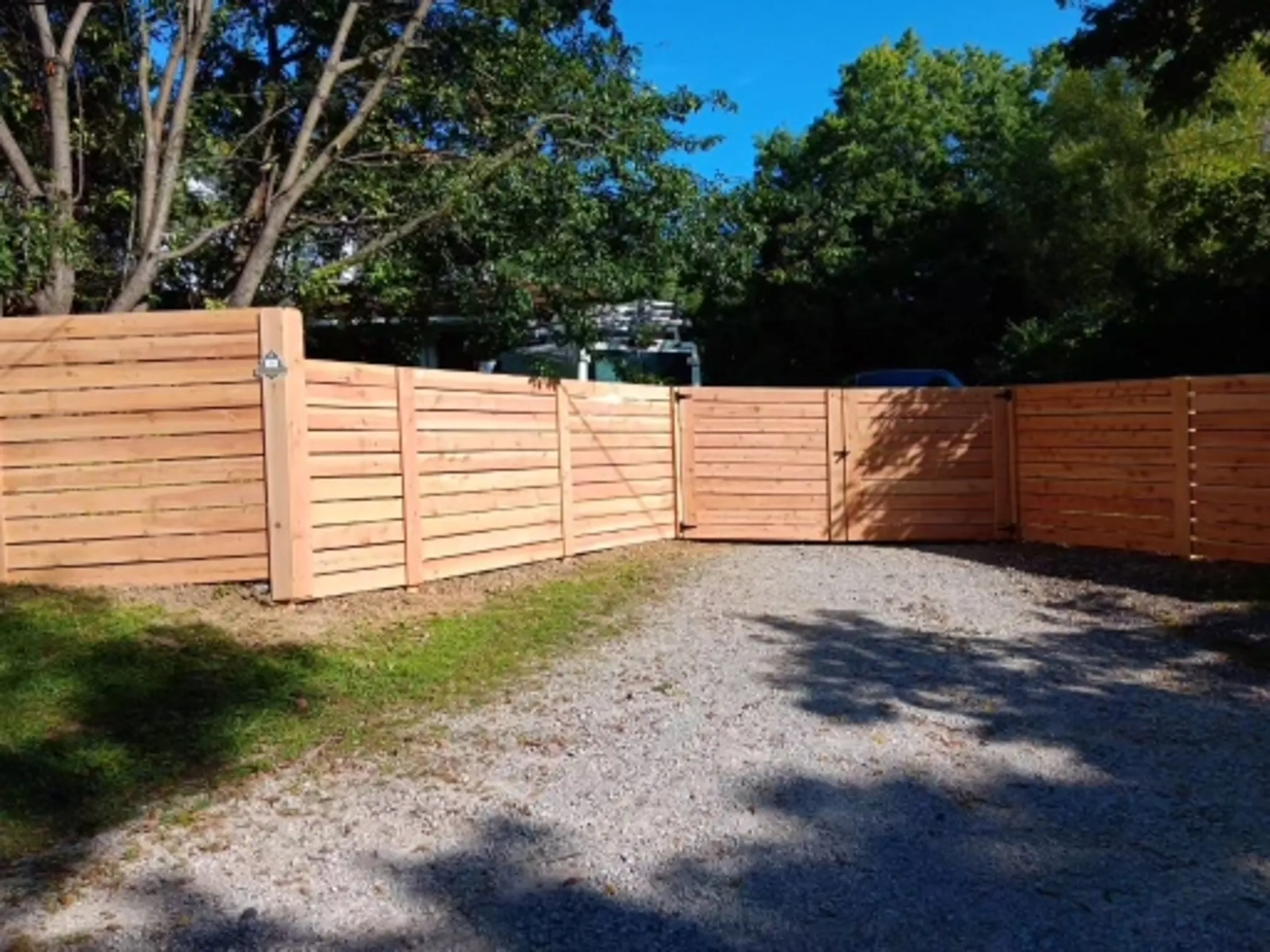 6_-SemiPrivacy-Horizontal-Cedar-237