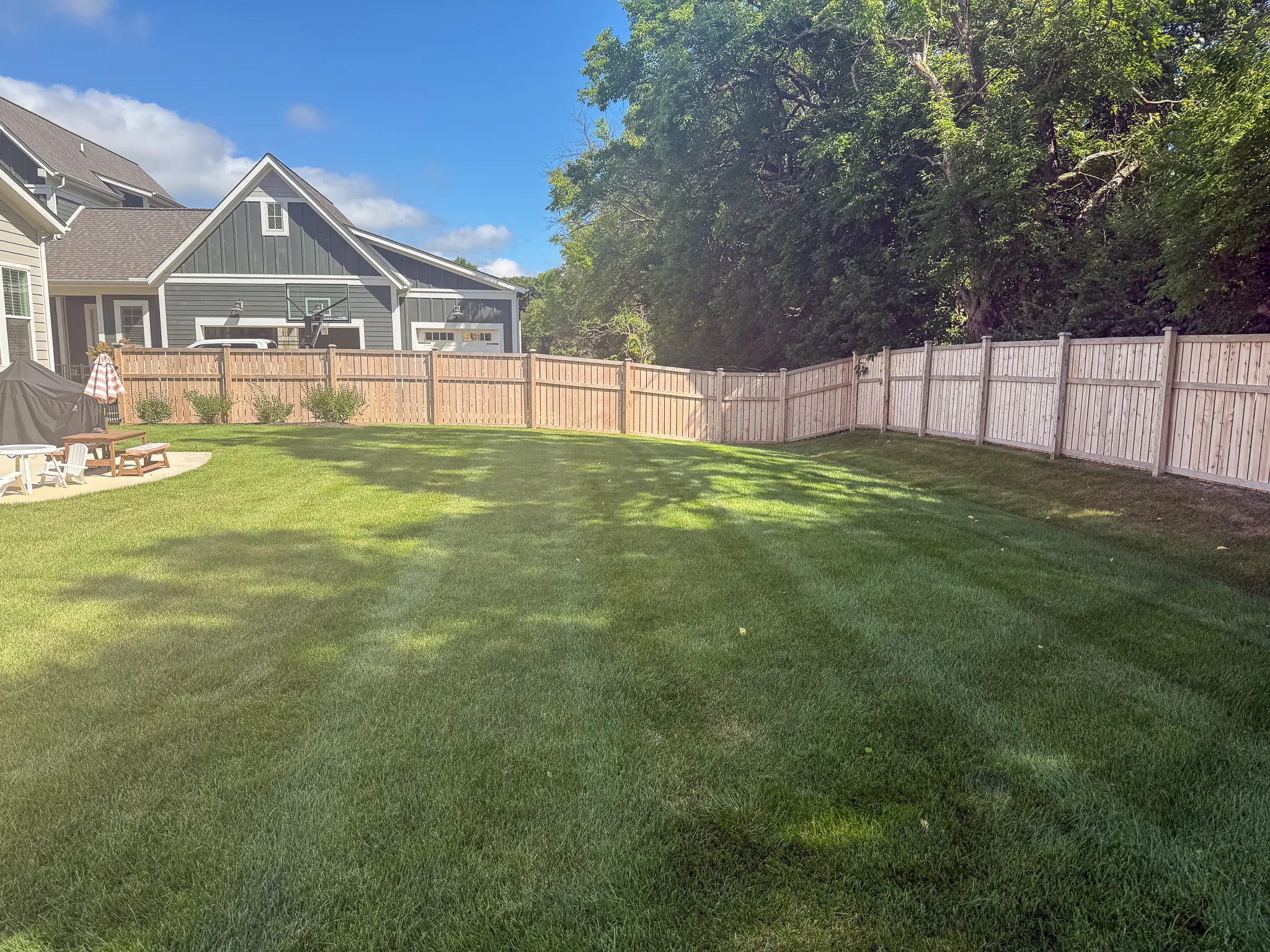 6_-SemiPrivacy-Traditional-Cedar-279