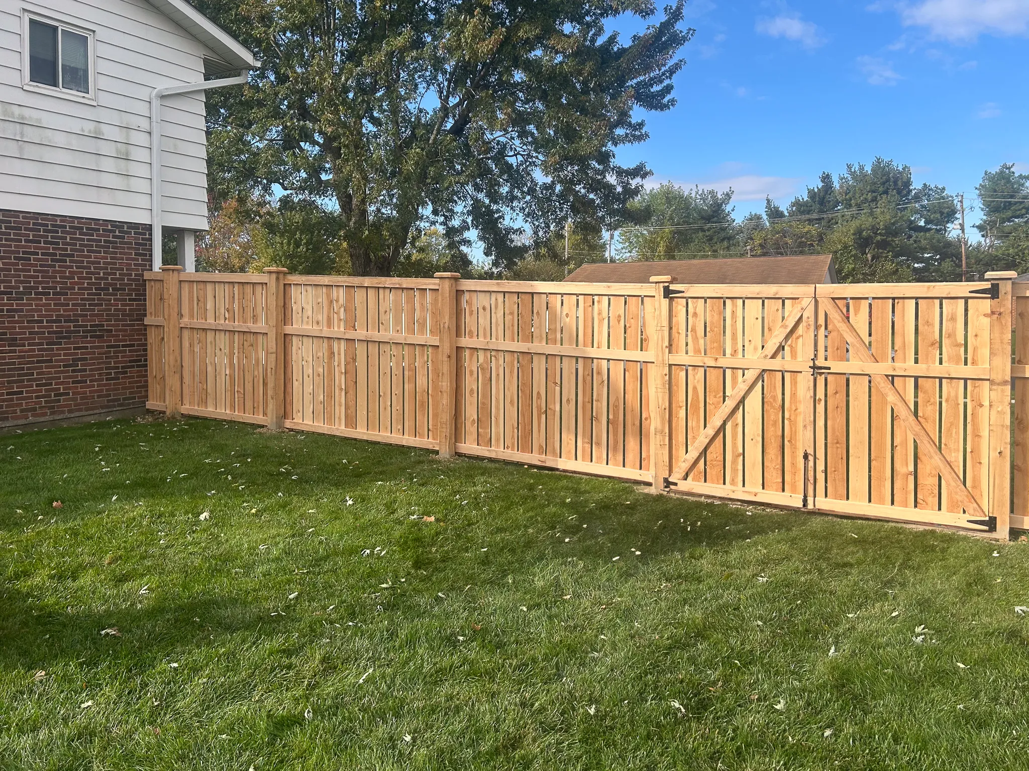 6_-SemiPrivacy-Traditional-Cedar-292