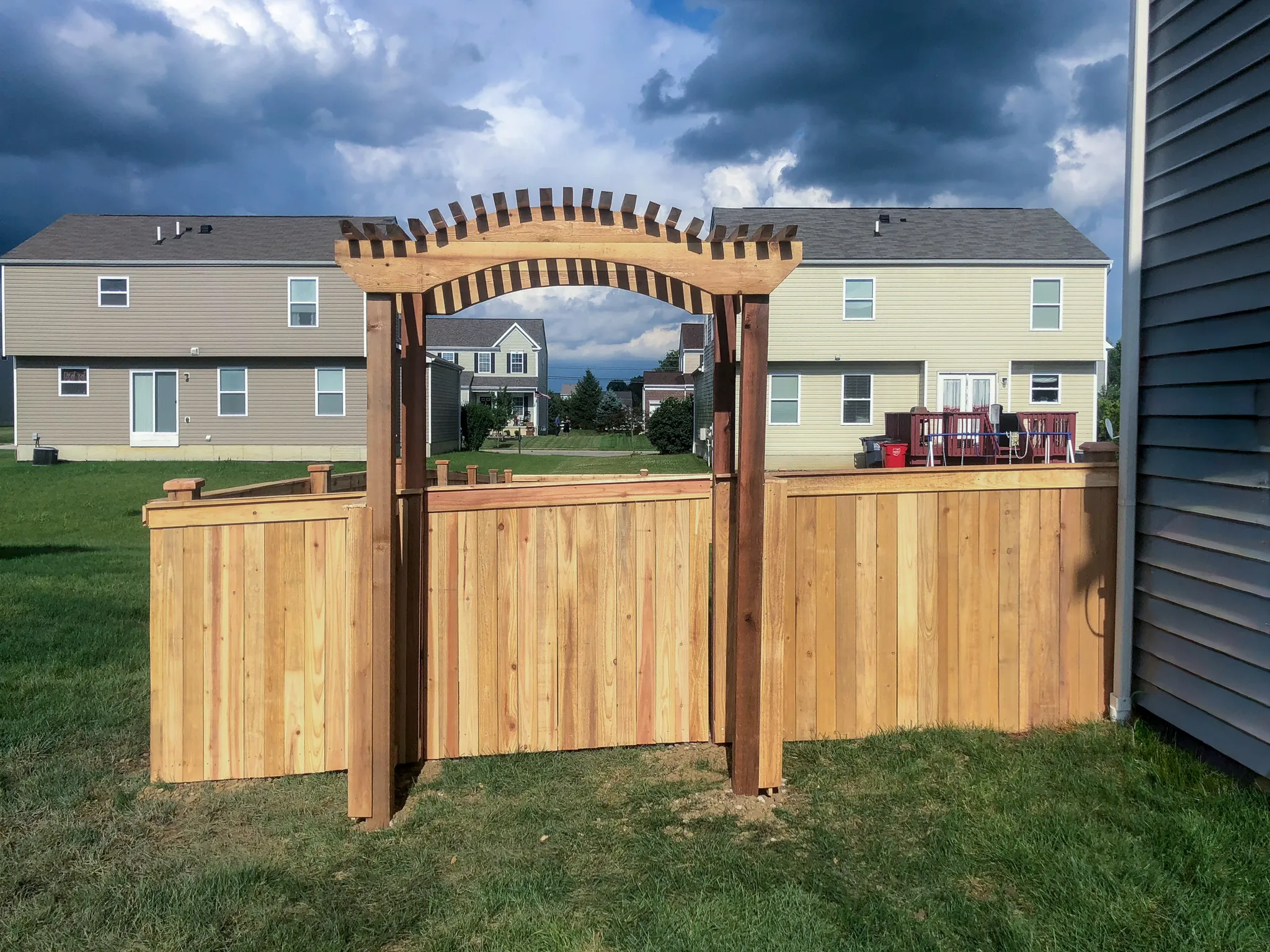 4_-Privacy-Traditional-Cedar-151